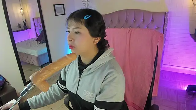 Namiko Park online show from January 13, 1:06 pm