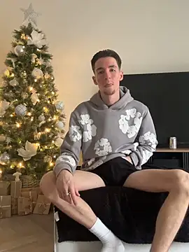 MikesWood21 online show from December 16, 1:59 pm