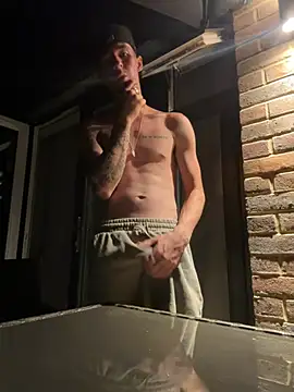 MikesWood21 online show from June 25, 10:59 pm