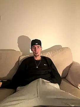 MikesWood21 online show from October 19, 11:18 pm