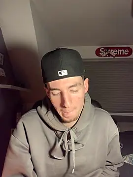 MikesWood21 online show from December 7, 7:27 pm