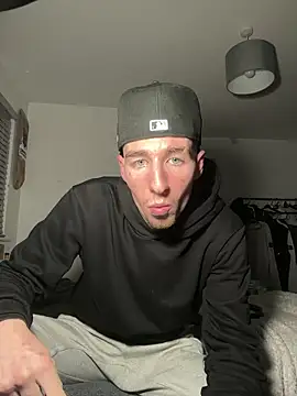 MikesWood21 online show from December 14, 3:06 am