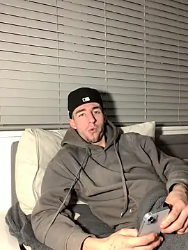 MikesWood21 online show from December 21, 1:26 am
