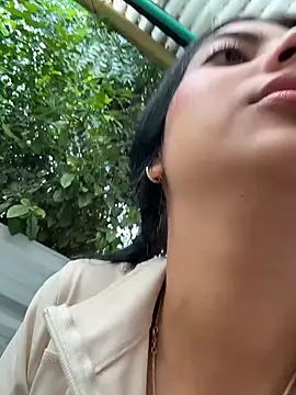 Baby Niels online show from April 10, 2:02 pm