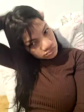 Snapshot of charllottebrasilian chatting on June 15, 1:11 pm charllottebrasilian online show from June 15, 1:11 pm