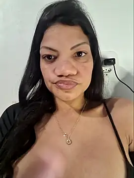 Snapshot of charllottebrasilian chatting on July 2, 2:23 am charllottebrasilian online show from July 2, 2:23 am