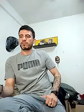 Snapshot of jhonyhot9292 chatting on December 19, 6:27 am jhonyhot9292 online show from December 19, 6:27 am