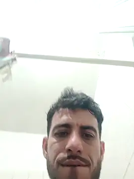 Snapshot of jhonyhot9292 chatting on February 16, 3:05 am jhonyhot9292 online show from February 16, 3:05 am