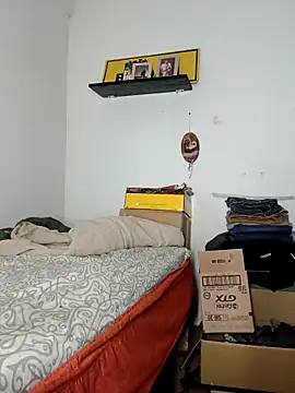 Snapshot of jhonyhot9292 chatting on February 28, 8:25 am jhonyhot9292 online show from February 28, 8:25 am