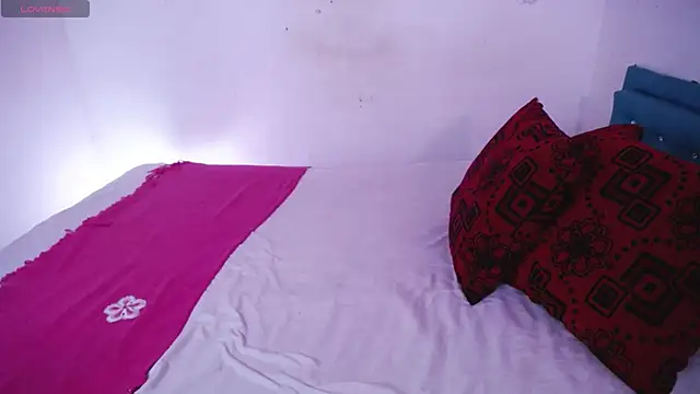 Snapshot of zarquita99 chatting on November 5, 9:23 am zarquita99 online show from November 5, 9:23 am