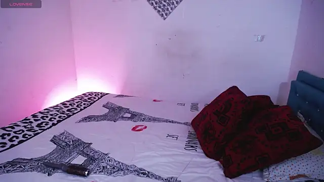 Snapshot of zarquita99 chatting on November 6, 10:19 am zarquita99 online show from November 6, 10:19 am