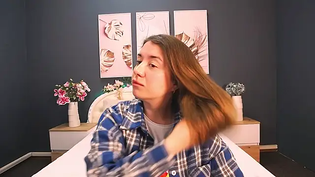 LeonnaJones online show from March 8, 6:32 am