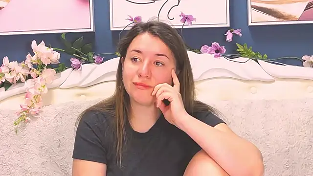 LeonnaJones online show from March 13, 8:43 pm