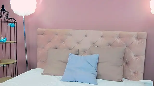 LeonnaJones online show from March 1, 9:18 am