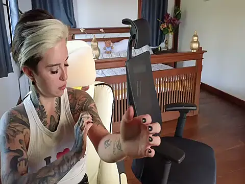 Alexandersonxo online show from March 19, 6:35 am