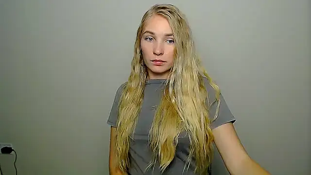 Snapshot of Queen_ofLove chatting on October 7, 10:55 pm Queen ofLove online show from October 7, 10:55 pm