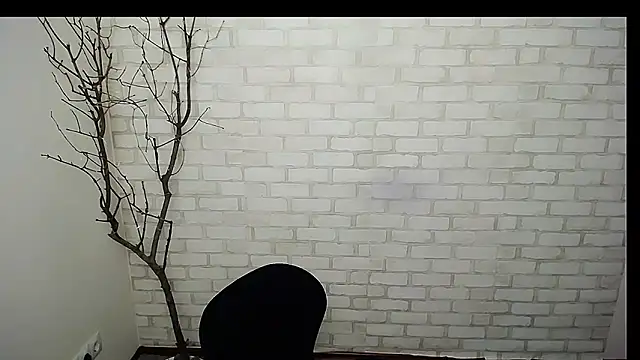 Snapshot of Queen_ofLove chatting on February 14, 10:06 am Queen ofLove online show from February 14, 10:06 am