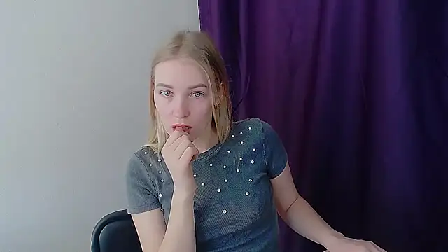 Queen ofLove online show from March 31, 7:43 am