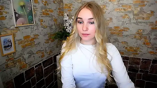 Snapshot of Queen_ofLove chatting on February 18, 5:09 pm Queen ofLove online show from February 18, 5:09 pm