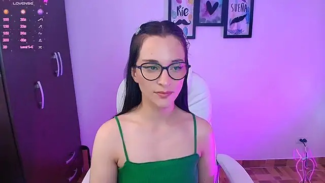 Snapshot of mariaan_m_ chatting on February 25, 9:15 pm mariaan m online show from February 25, 9:15 pm