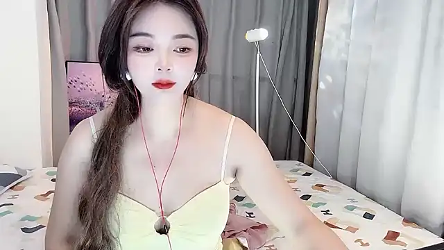 Snapshot of Mia-88-66 chatting on December 9, 12:12 am Mia-88-66 online show from December 9, 12:12 am