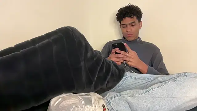 Ryan-hot online show from December 3, 10:09 pm