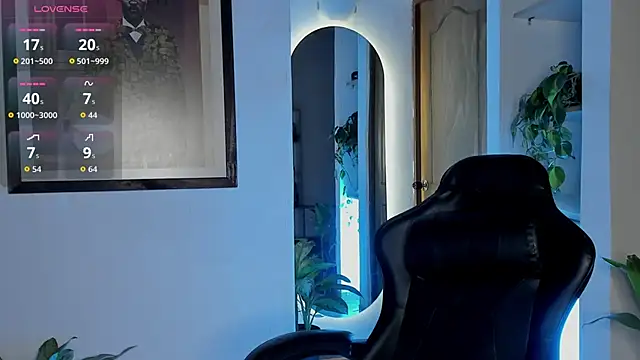 Snapshot of CherryyBrrr1 chatting on November 29, 3:17 am CherryyBrrr1 online show from November 29, 3:17 am