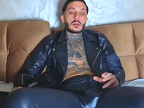 Snapshot of MentoXXL chatting on November 12, 4:00 pm MentoXXL online show from November 12, 4:00 pm