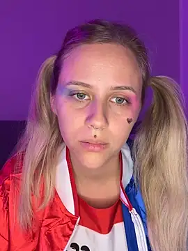 lunawolf21 online show from October 18, 5:48 pm