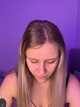 Snapshot of lunawolf21 chatting on February 17, 7:27 am lunawolf21 online show from February 17, 7:27 am