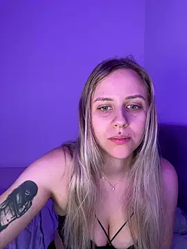 Snapshot of lunawolf21 chatting on February 18, 7:39 am lunawolf21 online show from February 18, 7:39 am