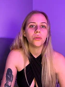 Snapshot of lunawolf21 chatting on January 8, 8:09 am lunawolf21 online show from January 8, 8:09 am