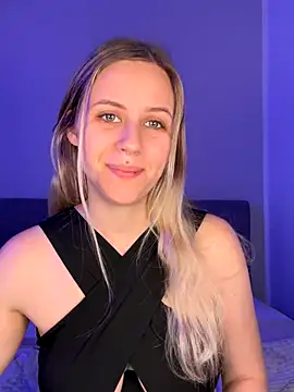 Snapshot of lunawolf21 chatting on January 7, 7:35 am lunawolf21 online show from January 7, 7:35 am