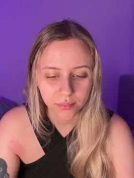 Snapshot of lunawolf21 chatting on February 23, 7:42 am lunawolf21 online show from February 23, 7:42 am