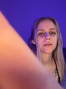 lunawolf21 online show from February 2, 7:30 am