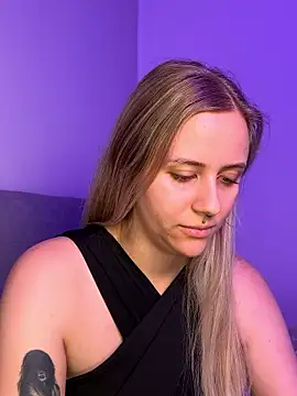 Snapshot of lunawolf21 chatting on January 10, 11:27 am lunawolf21 online show from January 10, 11:27 am