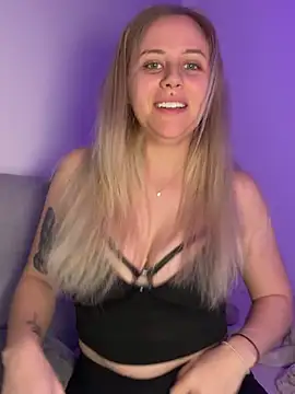 Snapshot of lunawolf21 chatting on January 14, 7:45 am lunawolf21 online show from January 14, 7:45 am