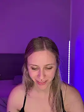 lunawolf21 online show from March 4, 5:56 pm