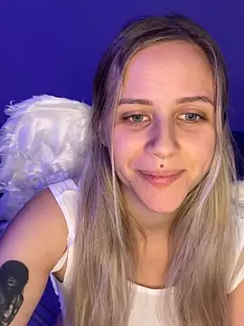 lunawolf21 online show from December 2, 7:32 am