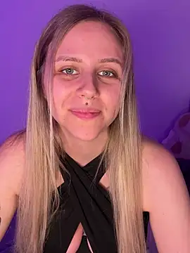 Snapshot of lunawolf21 chatting on March 1, 10:48 am lunawolf21 online show from March 1, 10:48 am