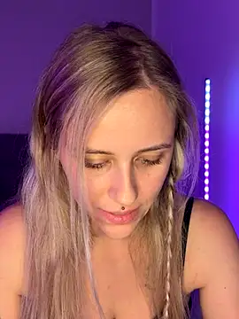 lunawolf21 online show from November 15, 6:34 pm