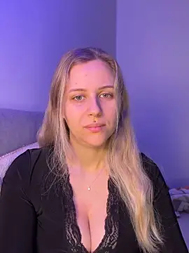 Snapshot of lunawolf21 chatting on February 3, 7:24 am lunawolf21 online show from February 3, 7:24 am