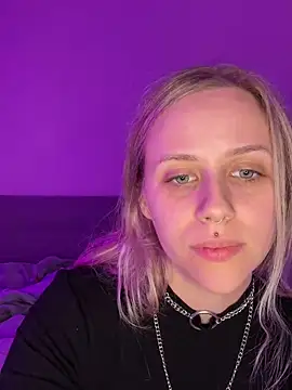 lunawolf21 online show from February 15, 6:33 pm