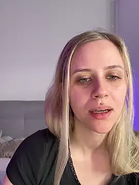 lunawolf21 online show from March 3, 7:24 am