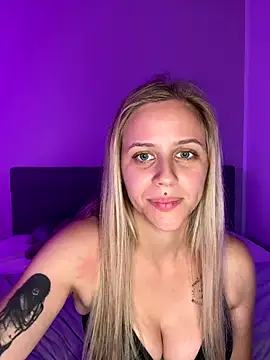 lunawolf21 online show from October 9, 6:41 pm