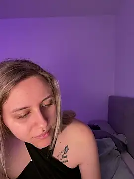 Snapshot of lunawolf21 chatting on March 2, 7:48 am lunawolf21 online show from March 2, 7:48 am