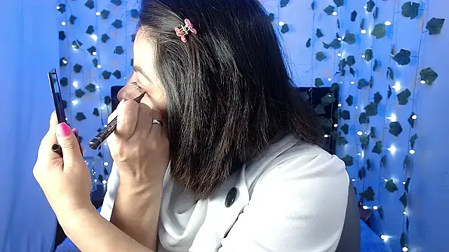 Snapshot of daphne_29 chatting on December 20, 1:54 pm daphne 29 online show from December 20, 1:54 pm