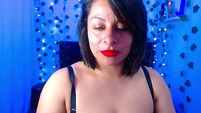 Snapshot of daphne_29 chatting on January 7, 7:49 pm daphne 29 online show from January 7, 7:49 pm