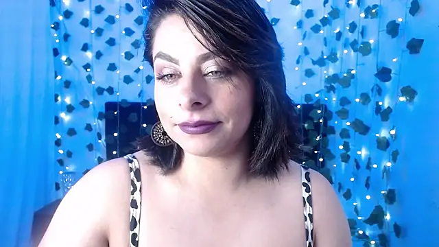 Snapshot of daphne_29 chatting on December 31, 1:19 pm daphne 29 online show from December 31, 1:19 pm