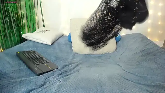 Niuk mei online show from April 15, 7:58 pm